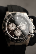 Bild in Galerie-Betrachter laden, Rolex Daytona  126519LN Box + og. Papiere Whitegold NEW 08/2024 German First Buyer’s Invoice Stickered
