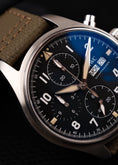 Charger l'image dans la visionneuse de la galerie, IWC Fliegeruhr Spitfire Chronograph IW387901 Box + og. Papiere
