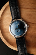 Load image into Gallery viewer, Glashütte Sixties Panorama Date 23947060204 Box + og. Papiere Blau
