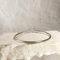 Charger l'image dans la visionneuse de la galerie, Tiffany T-Wire Armband Weißgold Diamanten & Box
